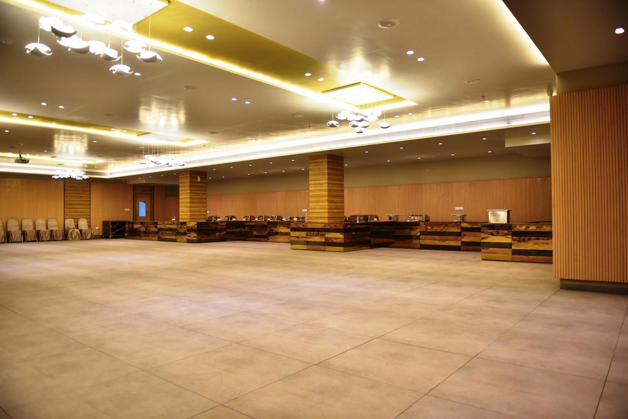 The Panchvati Hotel Rajkot Ngoại thất bức ảnh